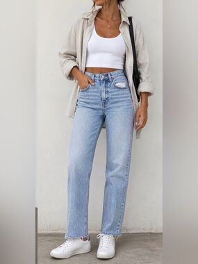 Abercrombie & Fitch 90s Straight Jeans Size 26 Mid Rise Light Wash Distressed